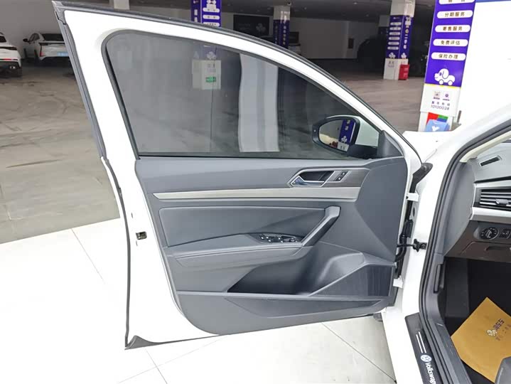 Фото 7 - Volkswagen Lavida