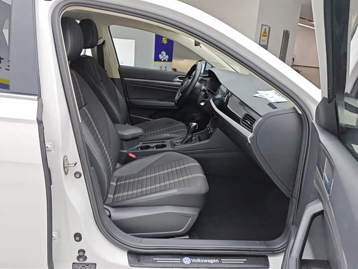 Фото 8 - Volkswagen Lavida