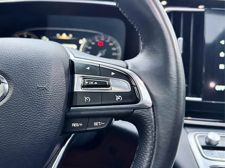 Фото 2 - GAC Trumpchi M8