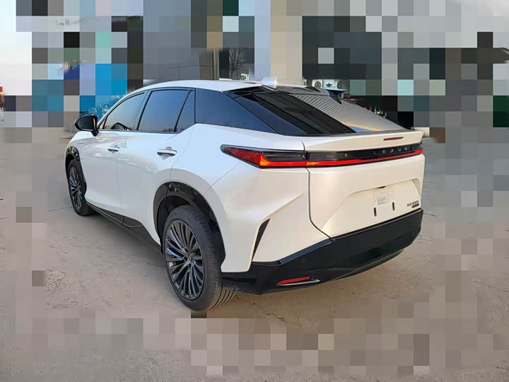 Фото 4 - Lexus RZ