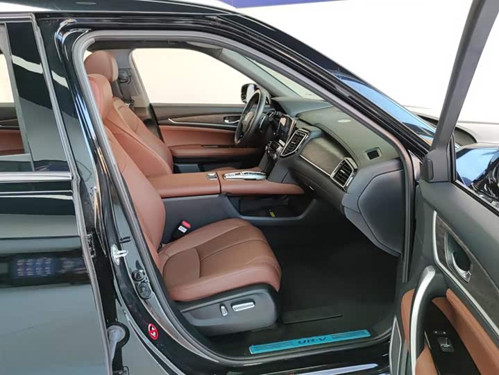 Фото 8 - Honda UR-V