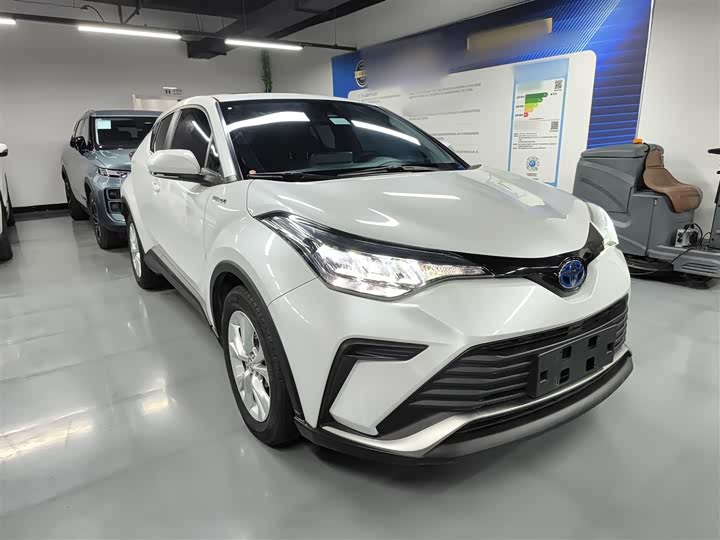 Фото 4 - Toyota Izoa