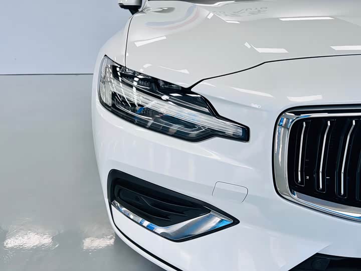 Фото 6 - Volvo S60