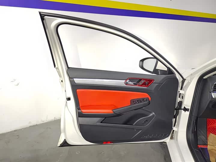 Фото 7 - Volkswagen Lamando L