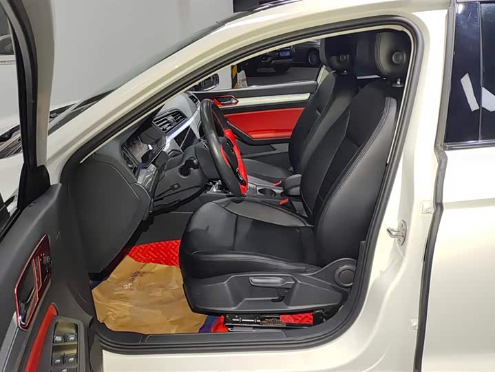 Фото 9 - Volkswagen Lamando L