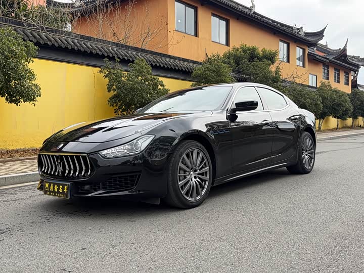 Фото 1 - Maserati Ghibli