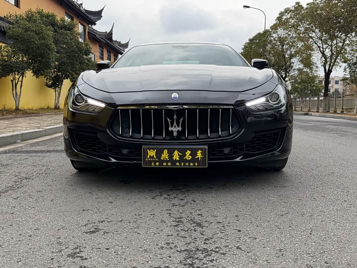 Фото 2 - Maserati Ghibli