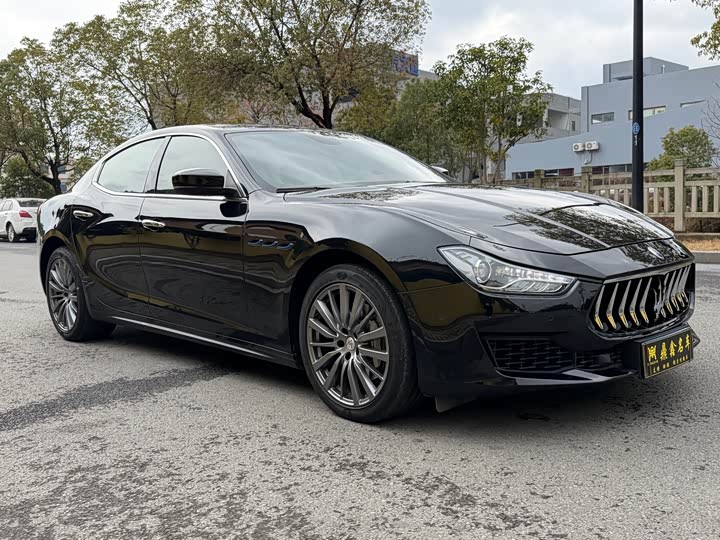 Фото 3 - Maserati Ghibli