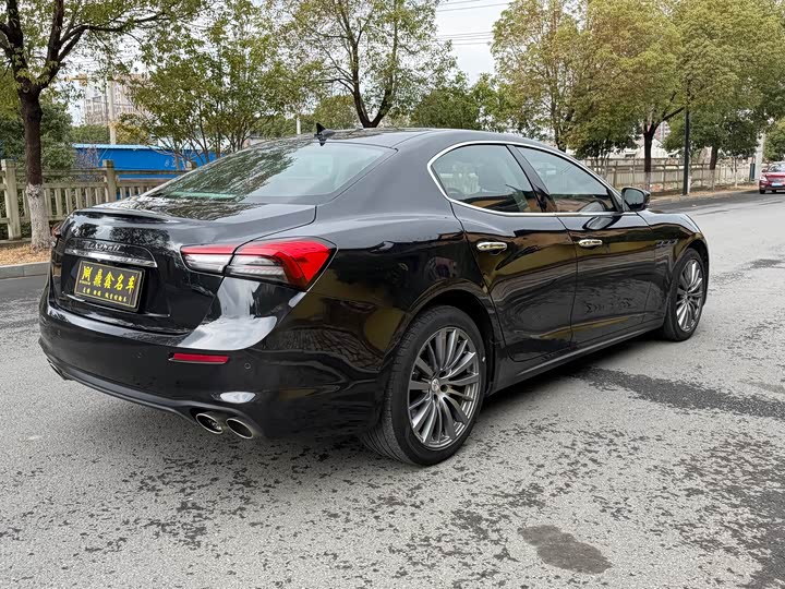 Фото 4 - Maserati Ghibli