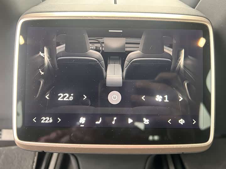 Фото 8 - Nio Onvo L60