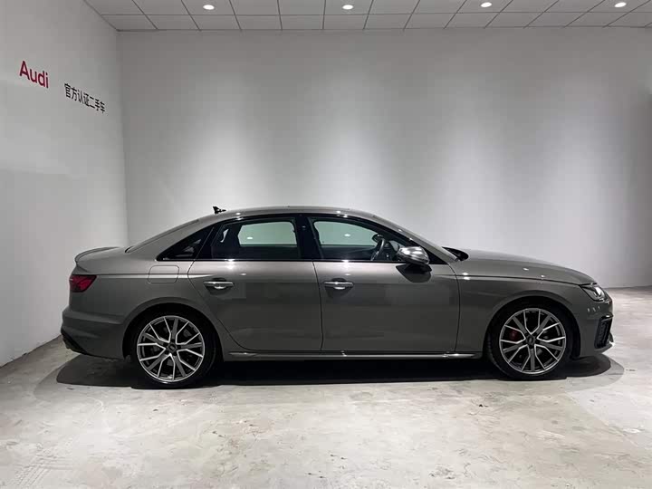 Фото 4 - Audi S4