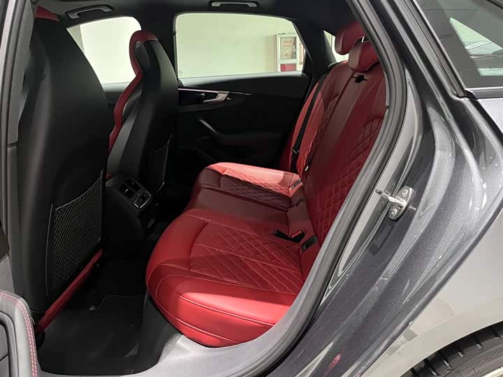 Фото 8 - Audi S4