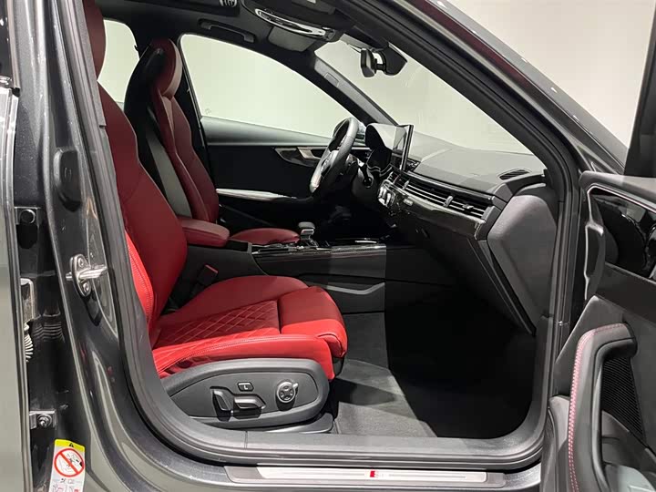 Фото 9 - Audi S4