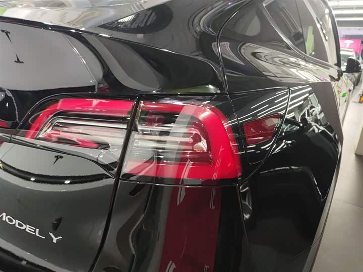 Фото 8 - Tesla Model Y