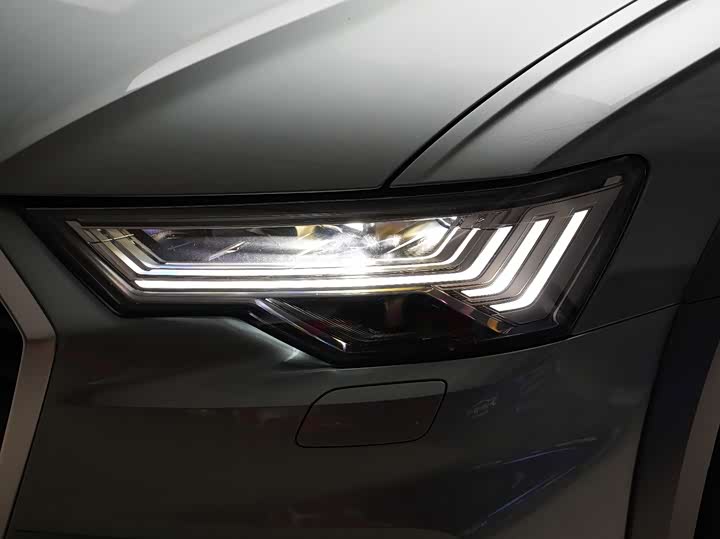 Фото 4 - Audi A6