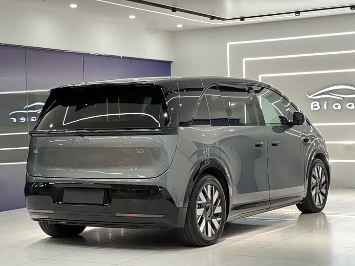 Фото 8 - Zeekr Mix