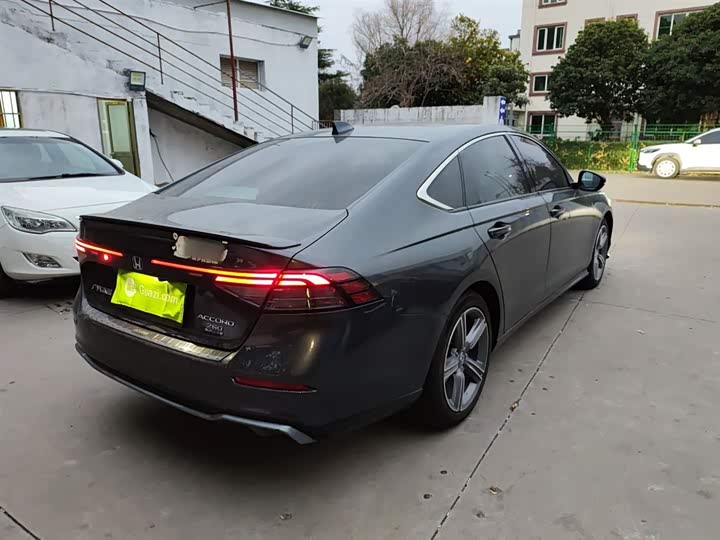 Фото 7 - Honda Accord