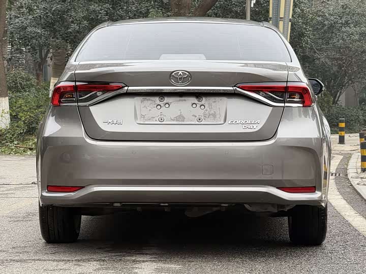 Фото 7 - Toyota Corolla