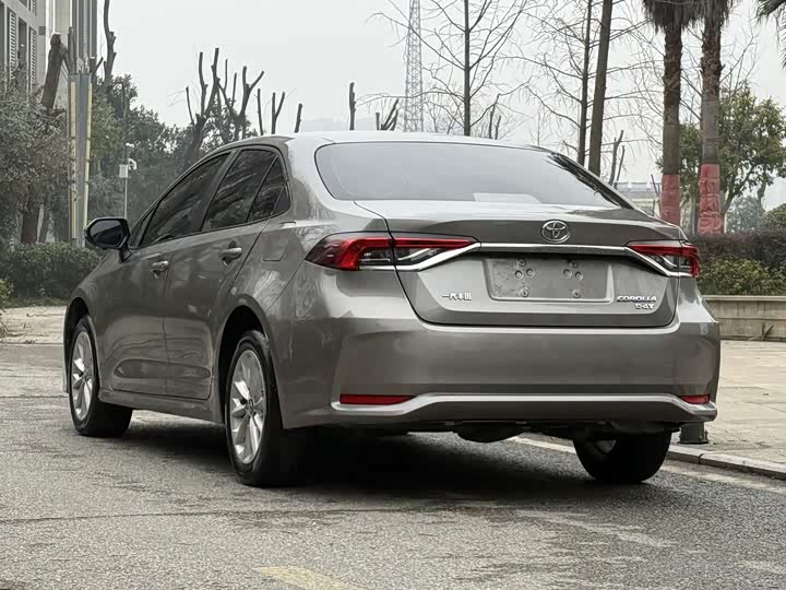 Фото 8 - Toyota Corolla