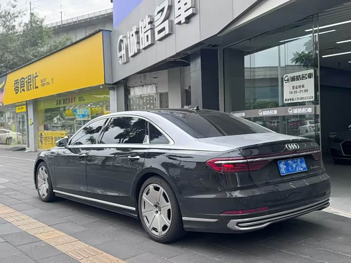 Фото 3 - Audi A8