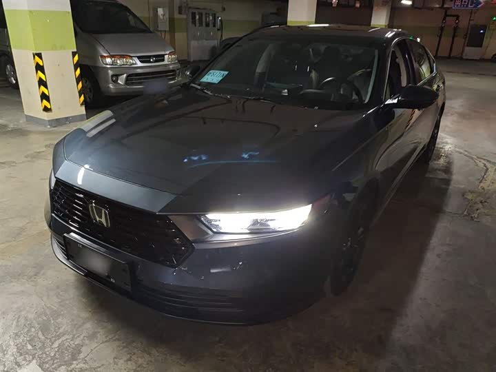 Фото 2 - Honda Accord