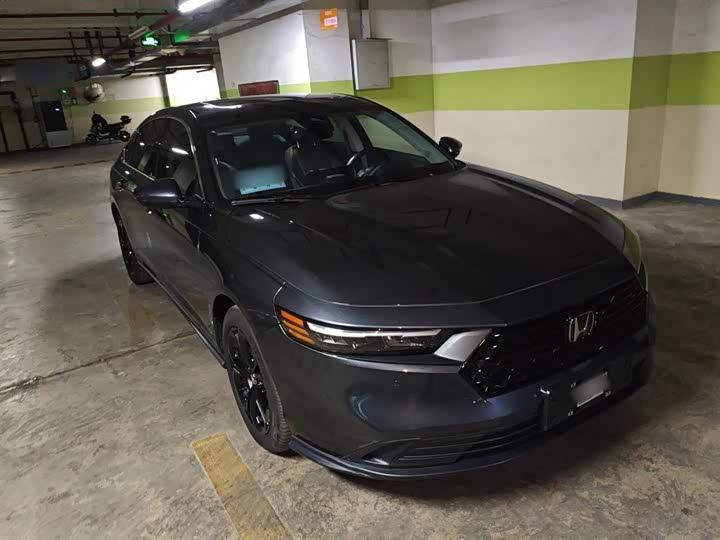 Фото 4 - Honda Accord