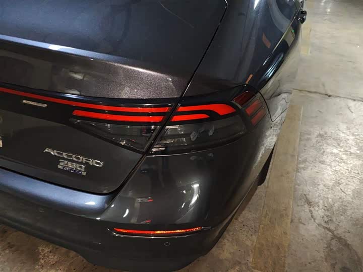 Фото 8 - Honda Accord