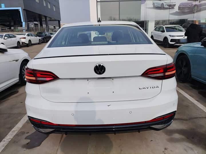 Фото 6 - Volkswagen Lavida