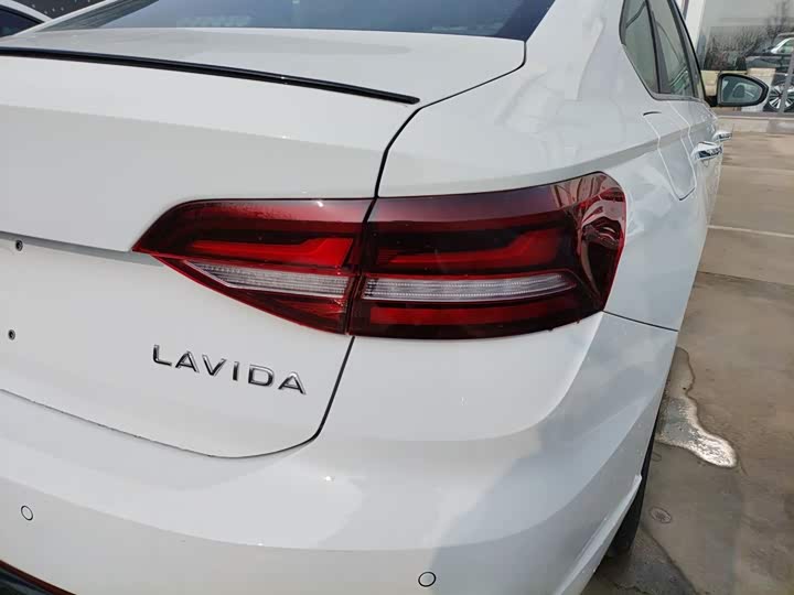 Фото 8 - Volkswagen Lavida