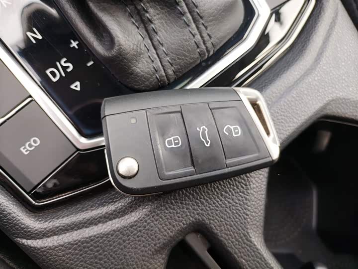 Фото 9 - Volkswagen Lavida