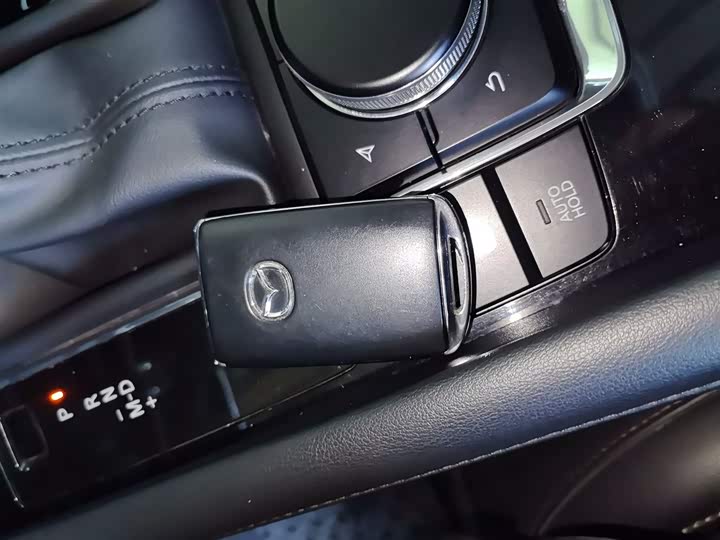 Фото 9 - Mazda 3 (Axela)