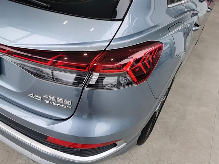 Фото 8 - Audi Q4 e-tron