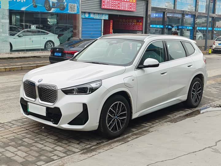 Фото 1 - BMW iX1