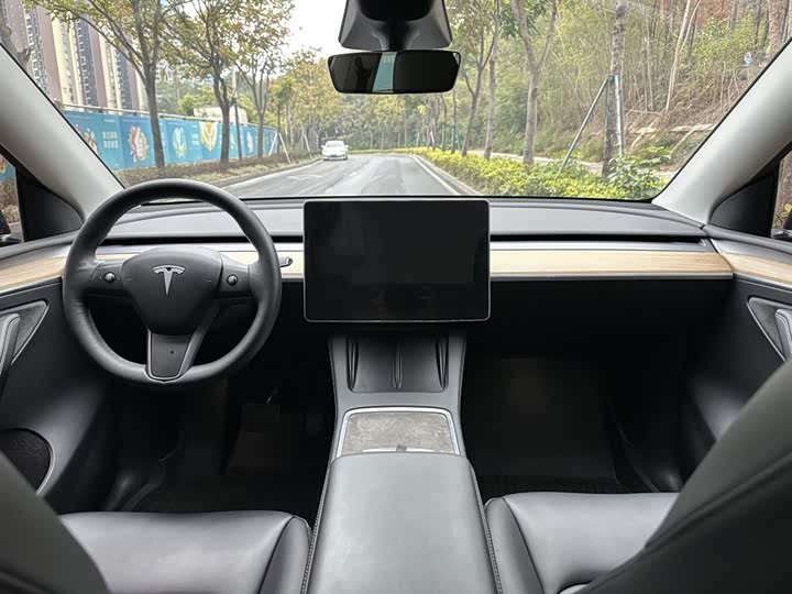 Фото 4 - Tesla Model Y