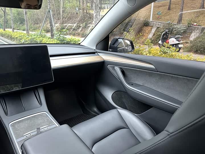 Фото 5 - Tesla Model Y