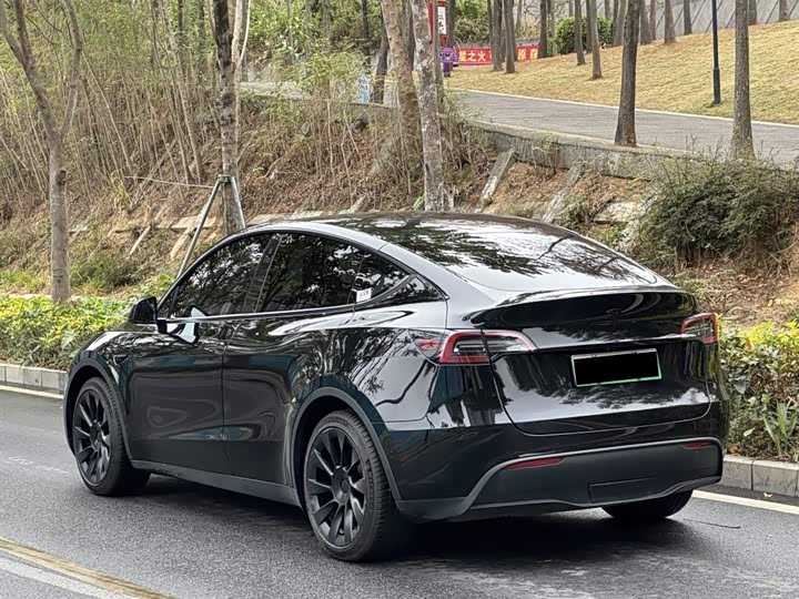 Фото 9 - Tesla Model Y