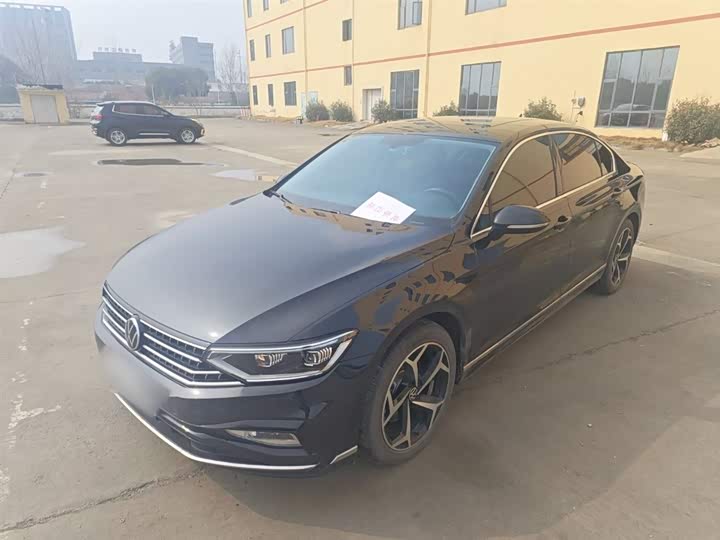 Фото 2 - Volkswagen Magotan