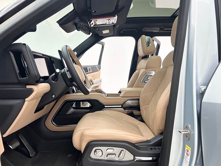 Фото 7 - BYD FangChengBao Leopard 8