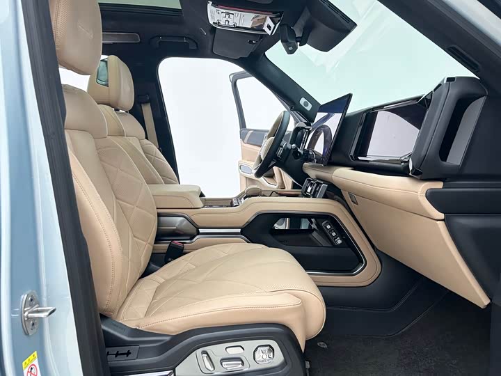 Фото 8 - BYD FangChengBao Leopard 8