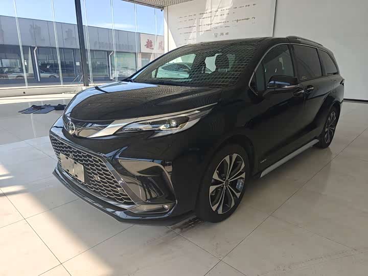 Фото 1 - Toyota Granvia