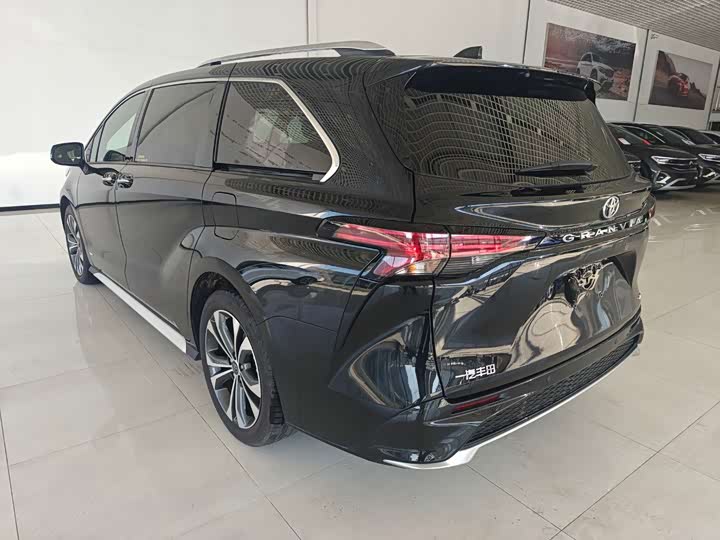 Фото 6 - Toyota Granvia