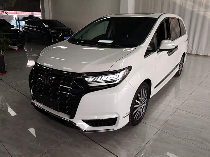 Фото 1 - Honda Elysion