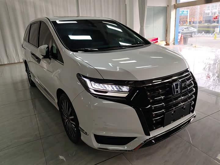 Фото 4 - Honda Elysion