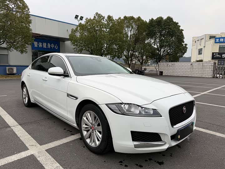 Фото 3 - Jaguar XF L