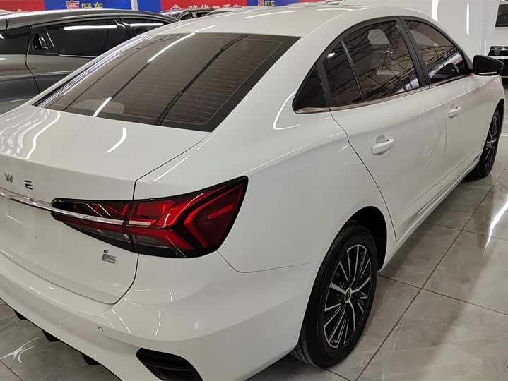 Фото 3 - Roewe i5