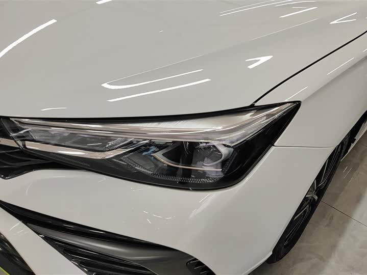 Фото 5 - Roewe i5