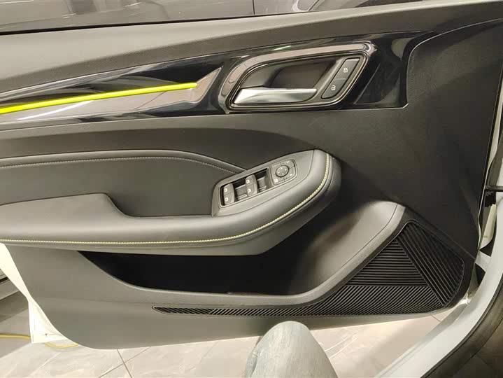 Фото 7 - Roewe i5