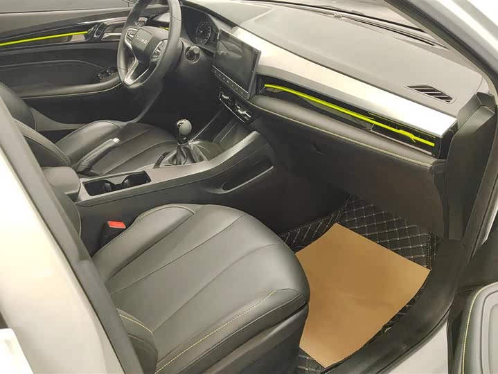 Фото 8 - Roewe i5