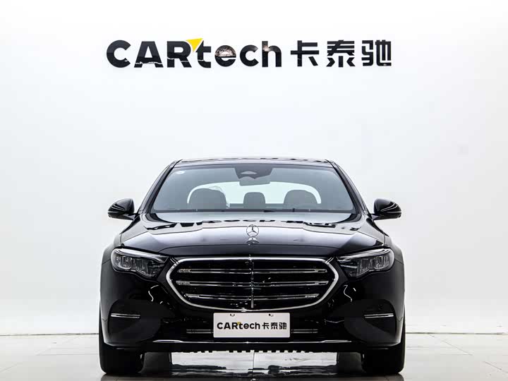 Фото 3 - Mercedes-Benz E-Class