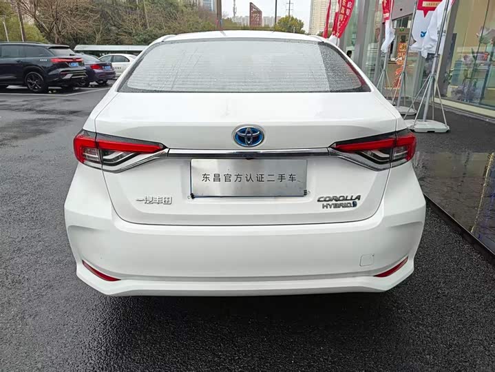 Фото 8 - Toyota Corolla